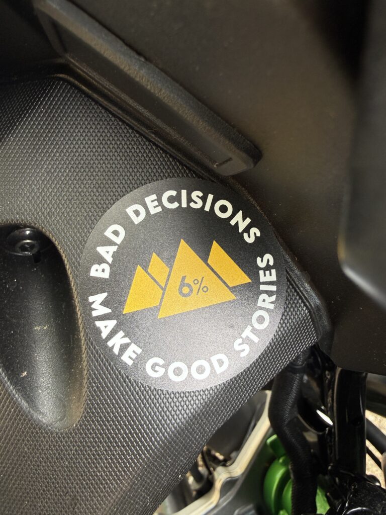 Sticker Circolare Bad Decisions